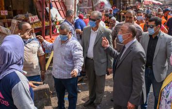 محافظ الإسكندرية يقود حملة بشارع القاهرة