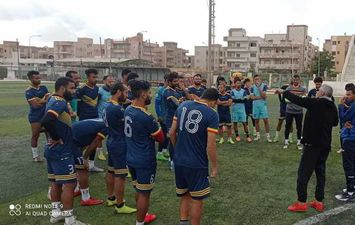 الفريق الأول لكرة القدم بنادي المنيا يختتم تدريباته استعدادا لإنطلاق الدوري غدا