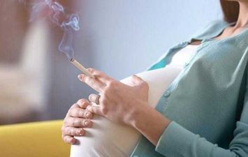 التدخين يهدد خصوبة المرأة!