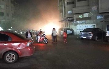 اشتعال النيران داخل  محل سروجي سيارات في نجع حمادي .. أرشيفية