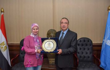 تكريم الفائزة بجائزة التميز الحكومي العربي 
