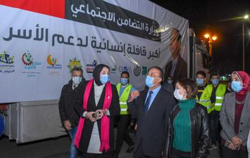 محافظ الإسكندرية يشهد وصول القافلة الإنسانية