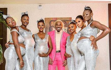 نيجيري وزوجاته الـ6 الحوامل
