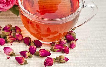 فوائد شاي الورد للنساء