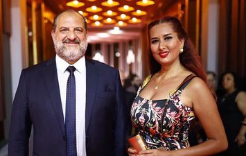 خالد الصاوي وزوجته