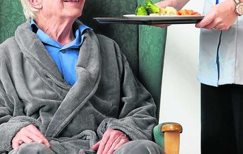 ما يعيب تغذية المسنين