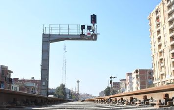 وزير النقل يعلن دخول برج ابو حماد في الخدمة  ضمن مشروع تطوير نظم الإشارات على خط سكة حديد بنها بورسعيد