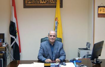 الدكتور أحمد جابر شديد، رئيس جامعة الفيوم