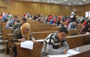 امتحانات الجامعات