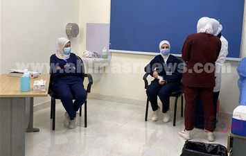استعدادات أول تطعيم بلقاح كورونا بمستشفى أبو خليفة