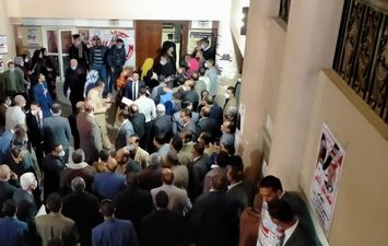 اعتصام المحاميين داخل محكمة نجع حمادي