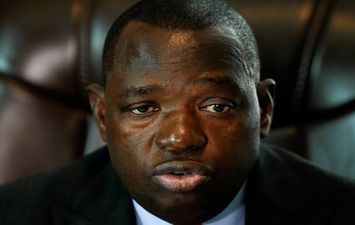 وفاة وزير خارجية زيمبابوي عن عمر يناهز 61 عاما