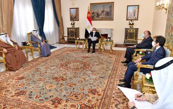 الرئيس السيسي مع وزير الخارجية الكويتية