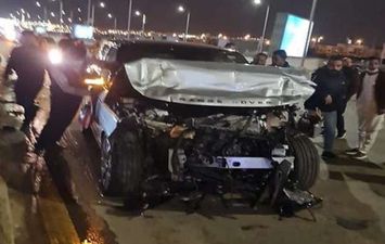 إصابة عمرو أديب فى حادث اصطدام سيارته بحاجز خرساني بطريق دهشور بأكتوبر