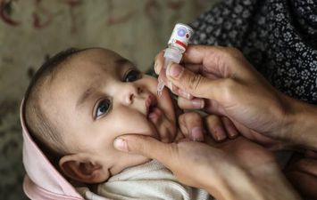 التطعيم ضد مرض شلل الأطفال