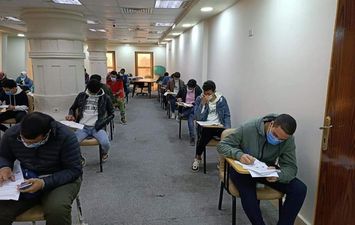 امتحانات طلاب جامعة مطروح 