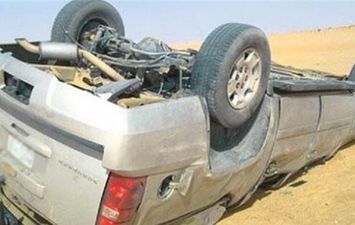 انقلاب سيارة علي الحدود مع ليبيا