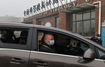 بعثة الصحة العالمية تزور معهد الفيروسات في ووهان الصينية