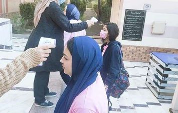 تسجيل حالة اشتباه بكورونا فى اليوم الاول لامتحانات الصف الاول الثانوى ببورسعيد