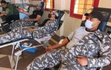 حملة للتبرع بالدم بمشاركة الضباط والأفراد والمجندين بجنوب سيناء