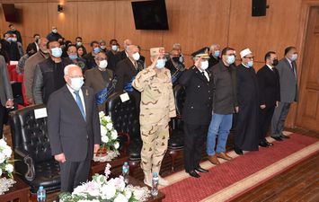 محافظ بورسعيد يشهد احتفال جمعية &laquo;المحاربين القدماء&raquo; بيوم الشهيد .