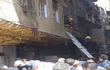مصرع شخصين وإصابة ٤ آخرين في انهيار عقار بالإسكندرية 
