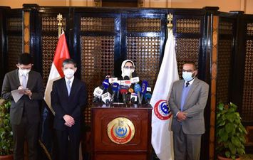 وزيرة الصحة تتحدث عن علاقة مصر بالصين بعد استلام 300 ألف جرعة لقاح سينوفارم