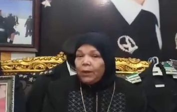  والدة الشهيد ضياء فتحي ضابط المفرقعات بوزارة الداخلية 