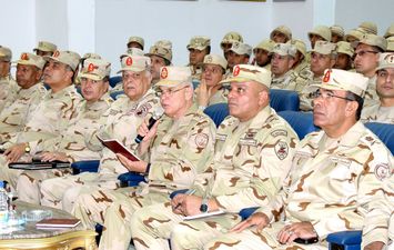 الفريق محمد فريد رئيس أركان حرب القوات المسلحة يشهد المرحلة الرئيسية لمشروع مراكز القيادة الخارجى