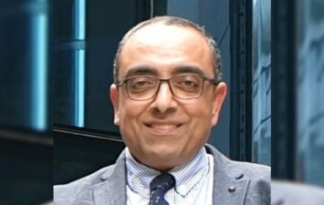 الدكتور هشام فاروق