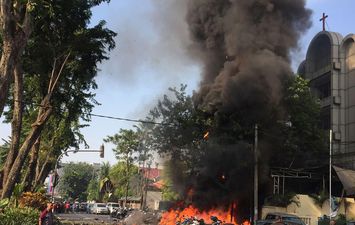 انفجار داخل كنيسة في إندونيسيا