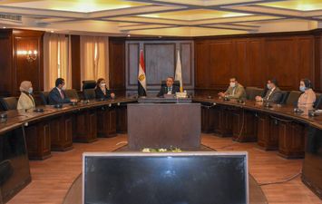 محافظ الإسكندرية مبادرة الرئيس توفر حياة كريمة ل١٣٠ الف مواطن بالمحافظة 