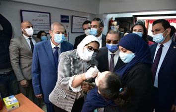 وزيرة الصحة تطلق حملة التطعيم ضد شلل الأطفال