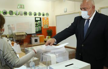 البلغار يصوتون لانتخاب برلمان جديد وسط مخاوف من فيروس كورونا 