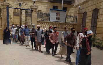 توافد المئات من المصريين والأجانب على قبة ضريح الإمام الشافعي