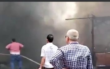 حريق داخل جراج بمنطقة دار السلام