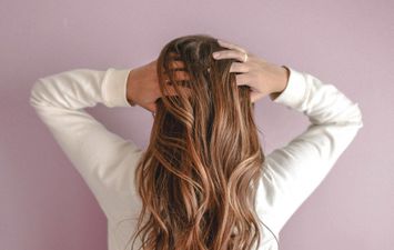 علاجات طبيعية لقشرة الشعر 