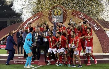 تتويج الاهلي بالسوبر الإفريقي 