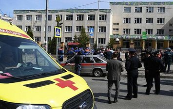 جانب من حادث إطلاق النار بمدينة قازان الروسية