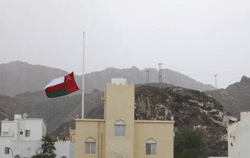 سلطنة عمان تبدأ حظر استقبال مواطني 14 دولة بينهم عرب