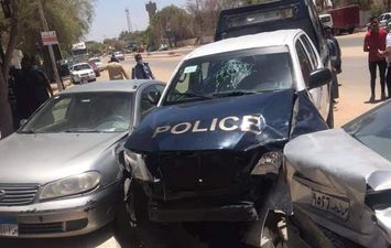 سيارة شرطة تصطدم بسيارة برلماني سابق في قنا