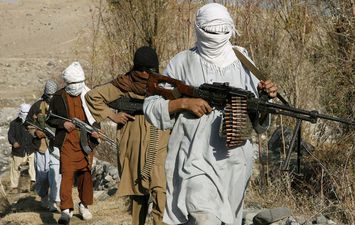 مصرع وإصابة 26 مدنيًا في انفجارين متفرقين بأفغانستان