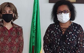 السفيرة المصرية في كوتونو تلتقي وزيرة الشؤون الاجتماعية والمرأة البينينية