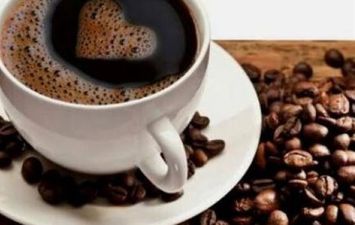 كيف  تساعد القهوة في تعزيز اليقظة والمزاج.