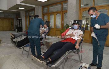 حملات تبرع بالدم بجميع مراكز محافظة أسيوط 