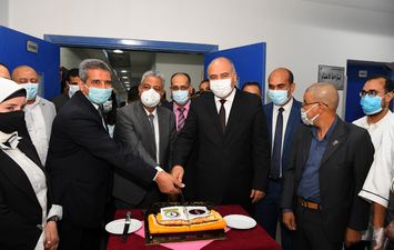 محافظ قنا ورئيس جامعة جنوب الوادي يفتتحان وحدة الحروق بمستشفى المرزوق 