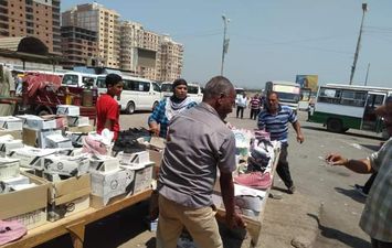 محافظ كفرالشيخ يتابع الحملات الموسعة لرفع وازالة الإشغالات بشوارع العاصمة