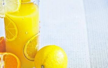 الليمون علاج فعال للتخلص من النمش