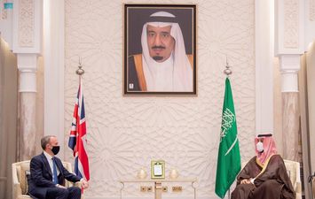 وزير خارجية بريطانيا مع محمد بن سلمان