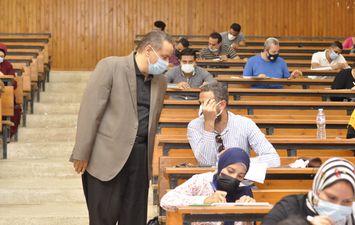 امتحانات التعليم المدمج بجامعة المنيا